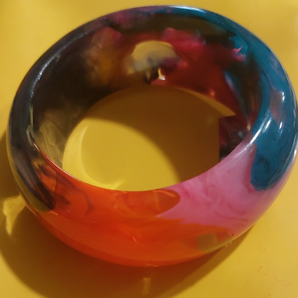 Multicolor Lucite Bangle Bracelet